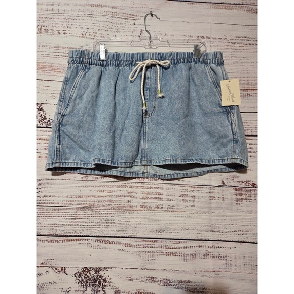 Universal Thread Dresses & Skirts - Universal Thread Womens XL Light Wash Denim Mini Skirt Elastic Drawstring Waist